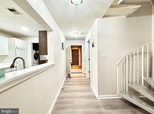 10019 Vanderbilt Cir APT 14-16, Gaithersburg, MD 20850