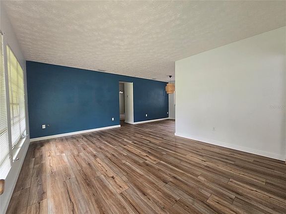 5th image of 665 SE Heron St