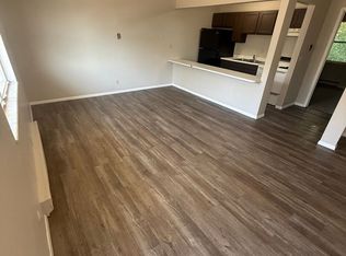 108 Park View Ct APT 6, Pekin, IL 61554
