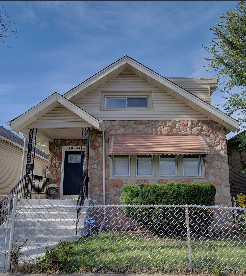10234 S Perry Ave photo 1