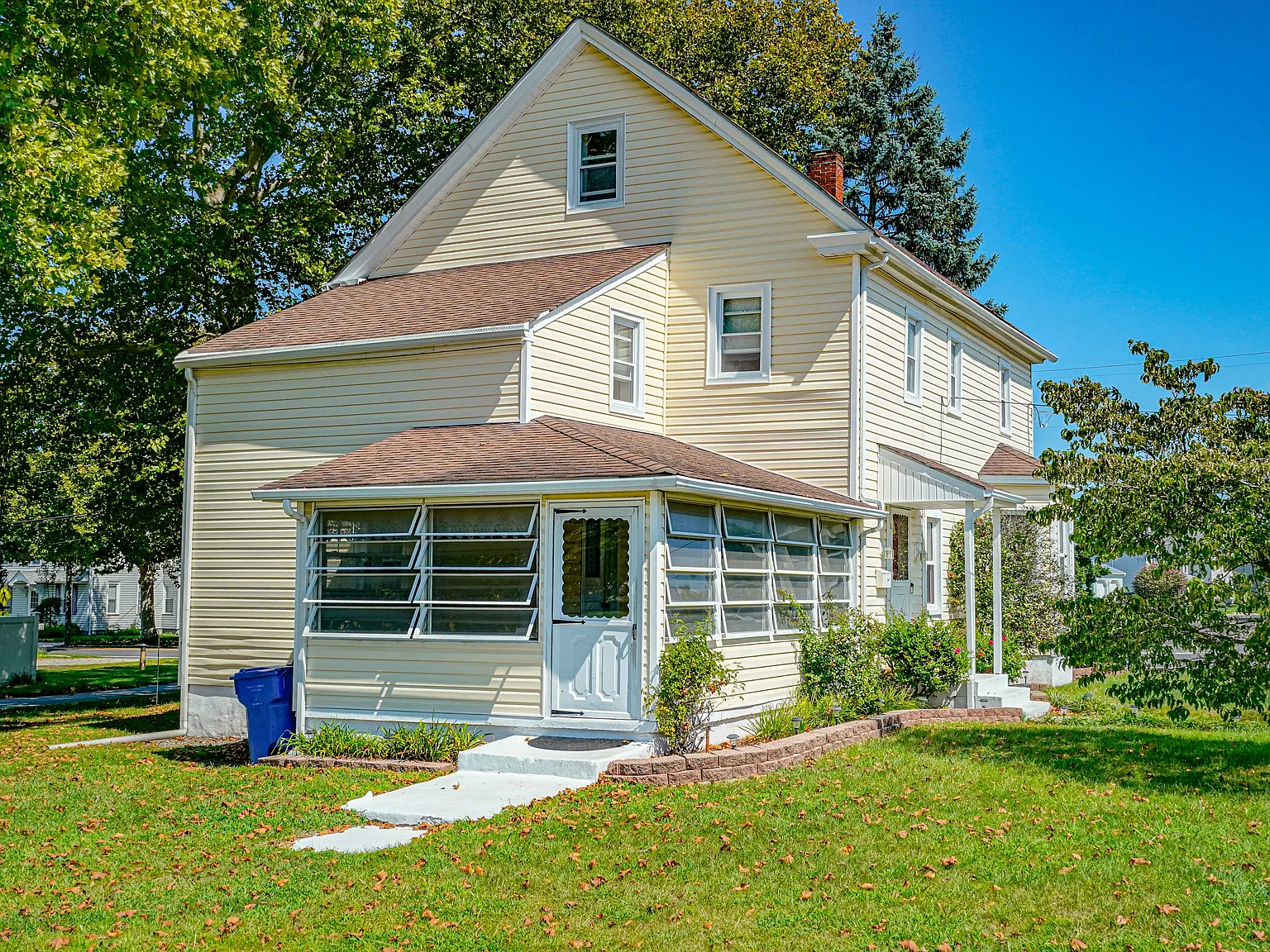 4 bed, 1.5 bath, 2253 sqft, $3,000 — Photo 4