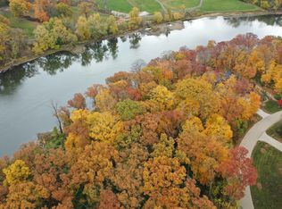 1881 Indian Trl, Kankakee, IL 60901