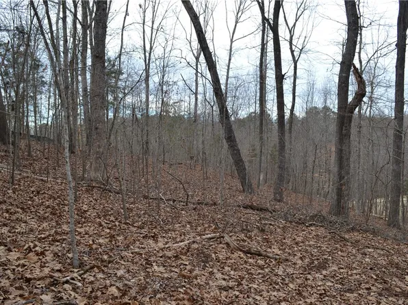 308 Chickasaw Dr, Westminster, SC 29693