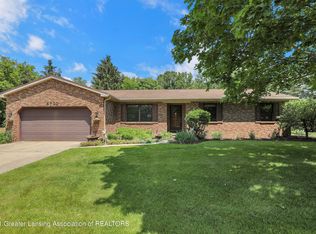 5702 Woodmont Cir, Haslett, MI 48840