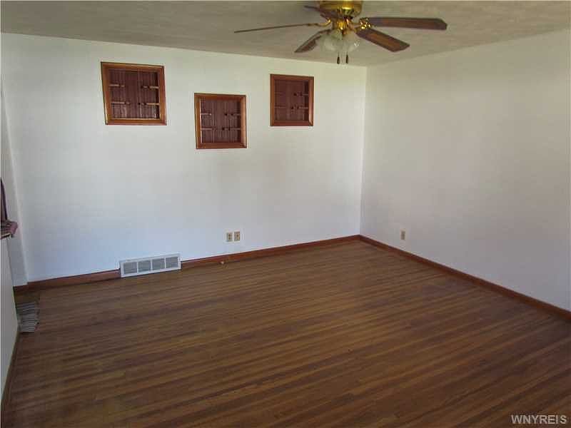 2nd image of 321 Witmer Rd