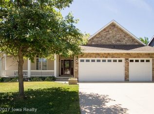 216 11th St NW, Altoona, IA 50009
