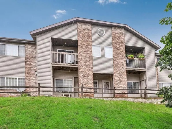 W169S7639 Gregory DRIVE #F, Muskego, WI 53150