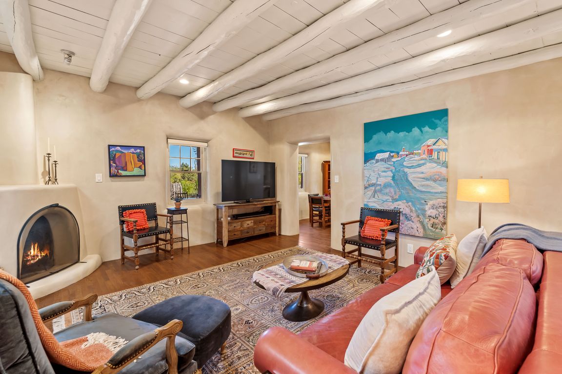 next background image