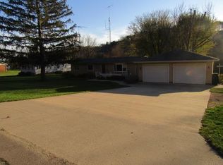 714 Miners Creek Rd, Guttenberg, IA 52052
