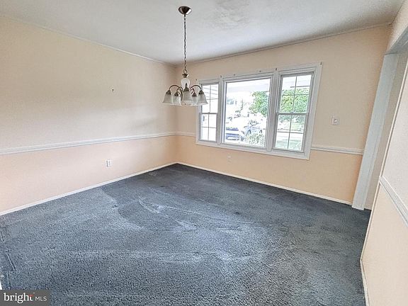 5th image of 156 Pennypacker Dr