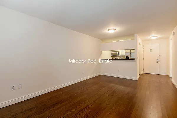 Rented by Mirador Real Estate | media 21