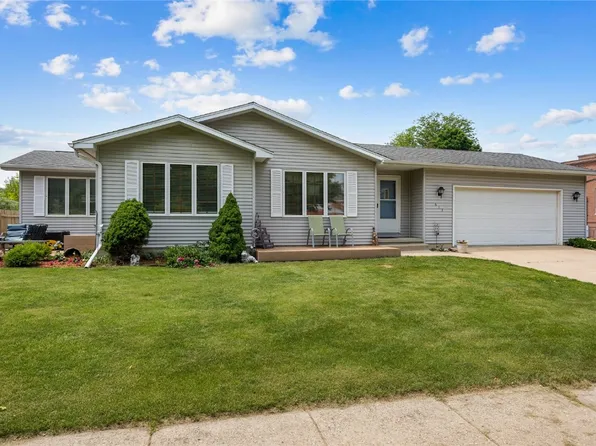 613 1st Ave, Vinton, IA 52349