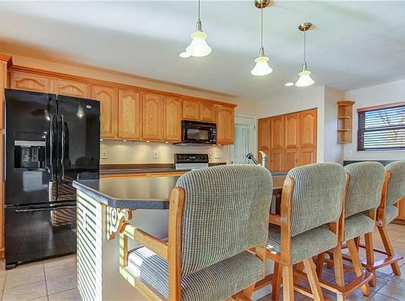 5th image of 42 Kendall Dr