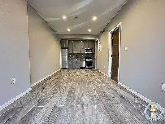 4th image of 285 Jefferson Ave APT 2F