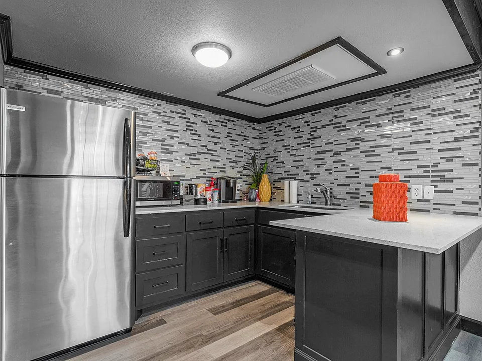 Lucia Apartments