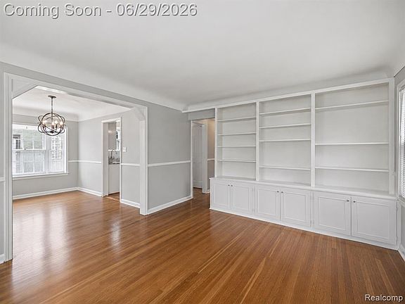 5th image of 1646 S Bates St
