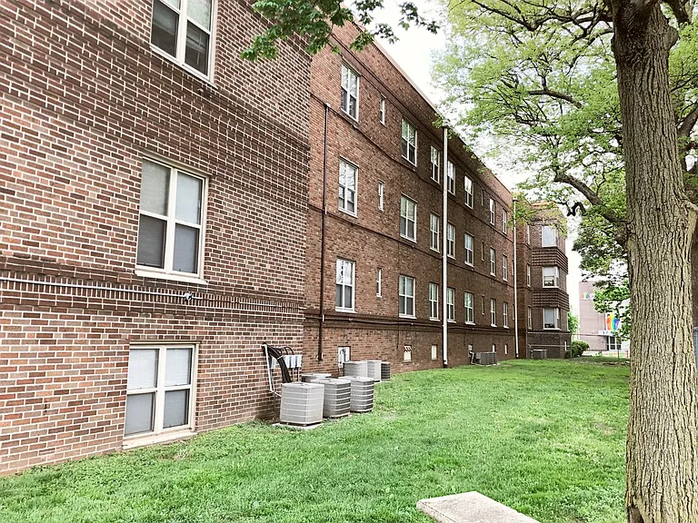 The Bauer Apartments — Photo 22