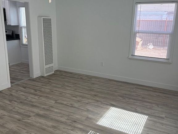 5th image of 2156-2160 N Earl Ave #2156-D