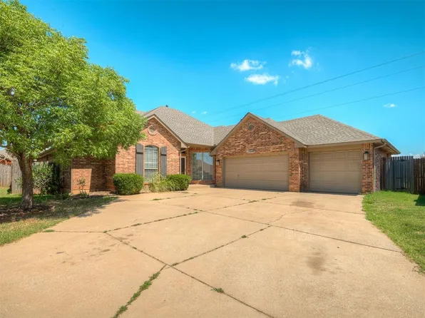 17040 Hardwood Pl, Edmond, OK 73012
