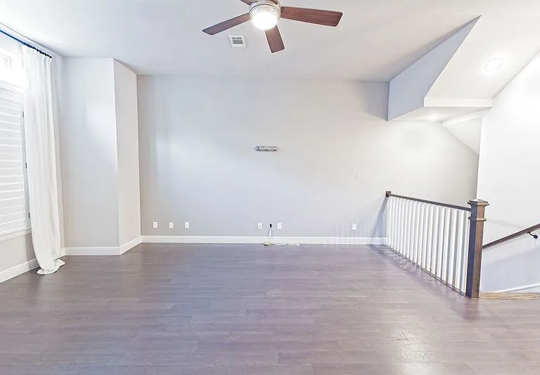 5319 Holland Ave — Photo 14