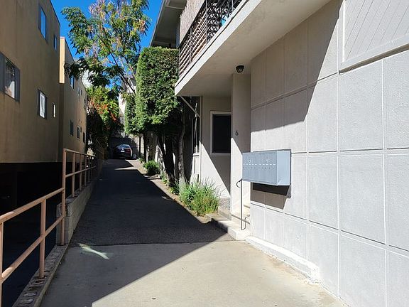 3rd image of 11939 Kiowa Ave #4
