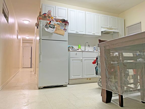 3rd image of 2514 Brookhaven Ave