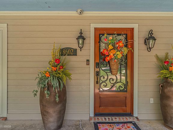 3rd image of 8602 Springwood Rd