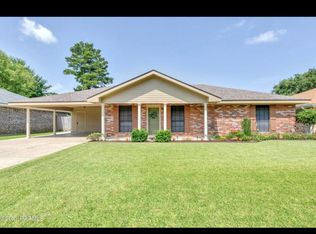 211 Saint James Dr, Lafayette, LA 70506
