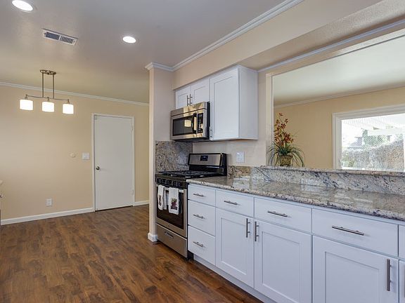 5th image of 206 N Kennebec Dr