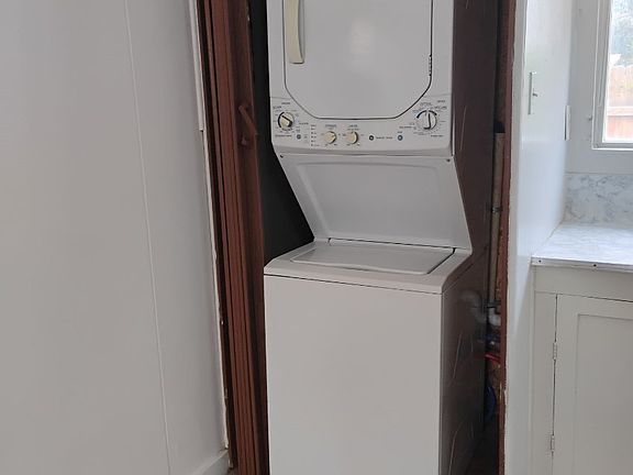 5th image of 1210 Maple St