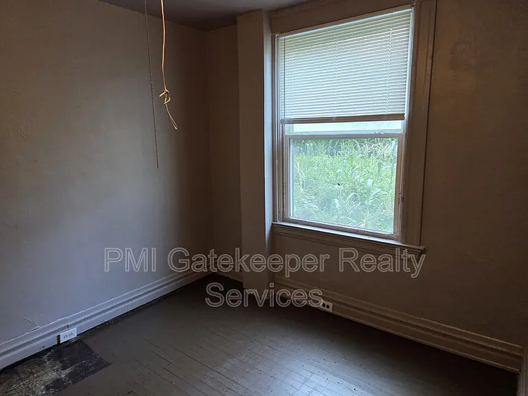 954 Hawthorne Ave #1 — Photo 16