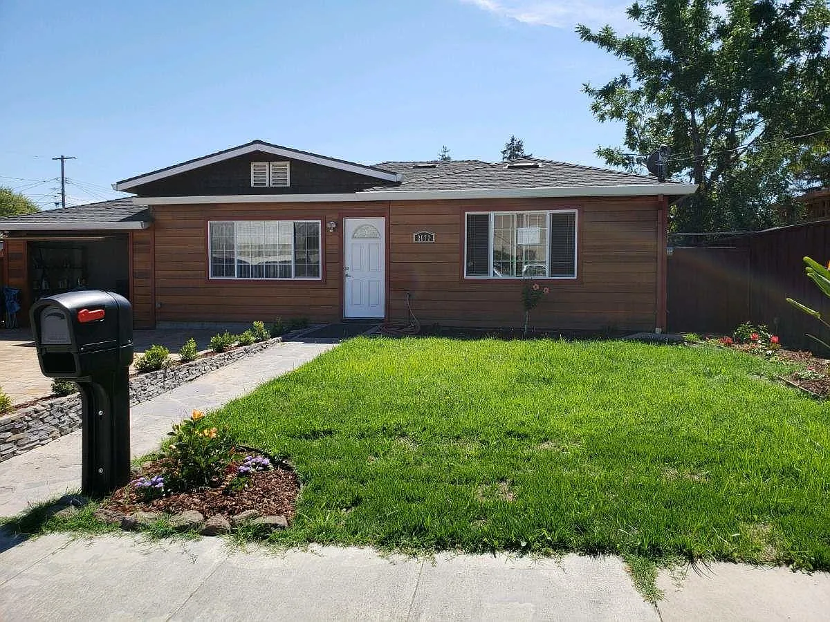 2672 Fair Oaks Ave photo 1
