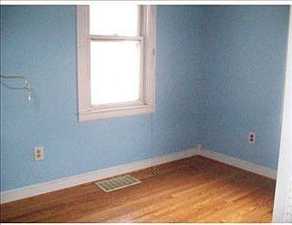 3rd image of 605 E 18th St