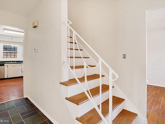 4th image of 5409 Woodland Ct