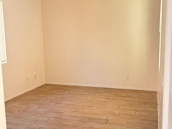 3rd image of 15866 Barrel Cactus Ln