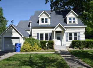 2006 Jefferson Ave, Midland, MI 48640