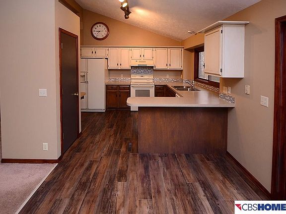 3rd image of 5728 N 107th St