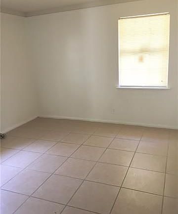4th image of 1422 Lawrence St