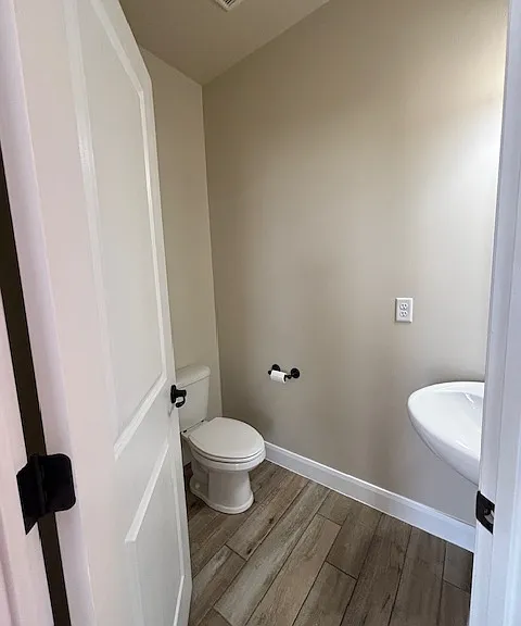 Downstairs 1/2 bath