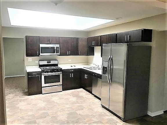 3rd image of 4132 Cambridge Dr