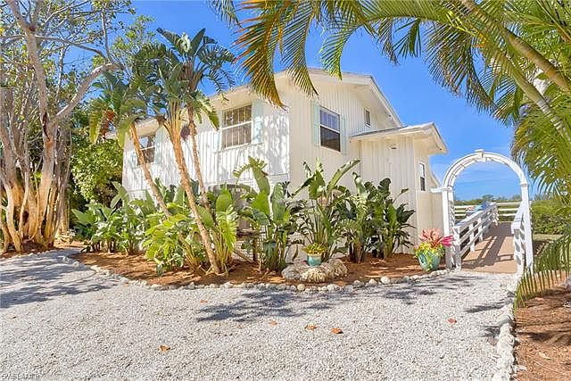 1st image of 2629 Coconut Dr