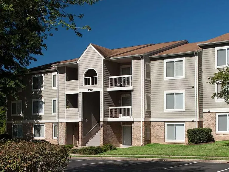 Woodside Apartments — Photo 19