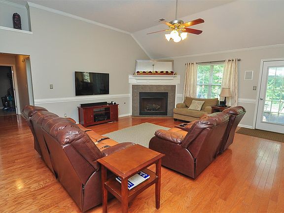 4th image of 2419 Greencliff Dr