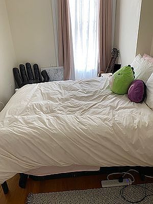2nd image of 330 W 108th St APT 10