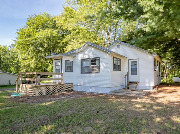 6193 Cora Ct, Coloma, MI 49038