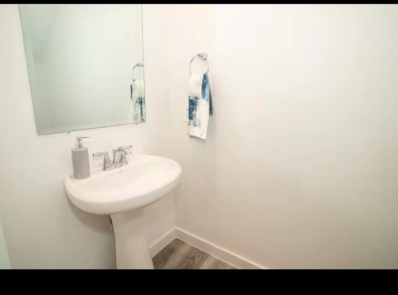 4 bed, 2.5 bath, 2054 sqft, $2,700 — Photo 4