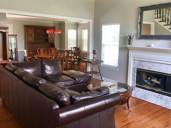 5th image of 3047 Maplewood Dr