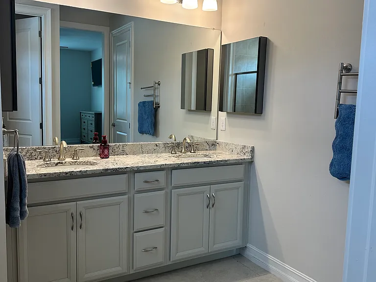 Main vanity