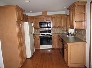 2nd image of 811 Moonstone Ln
