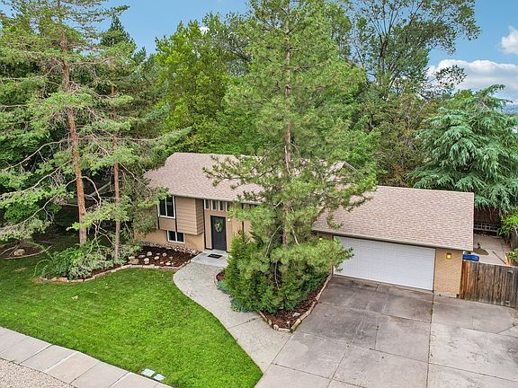 3rd image of 10888 S Granite Dr